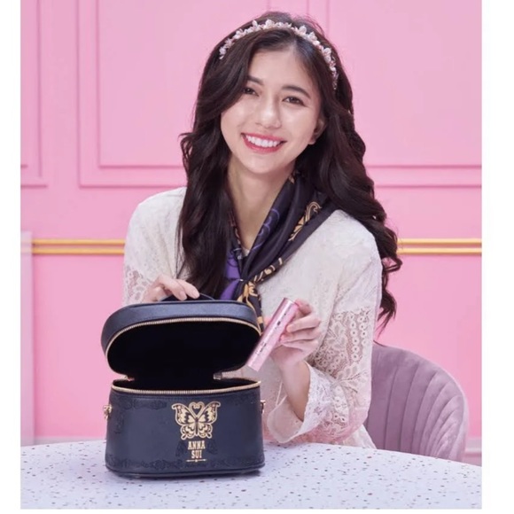 BRAND NEW ANNA SUI- HELLO KITTY MINI TRUNK BAG W CHAIN - Picture 3 of 4